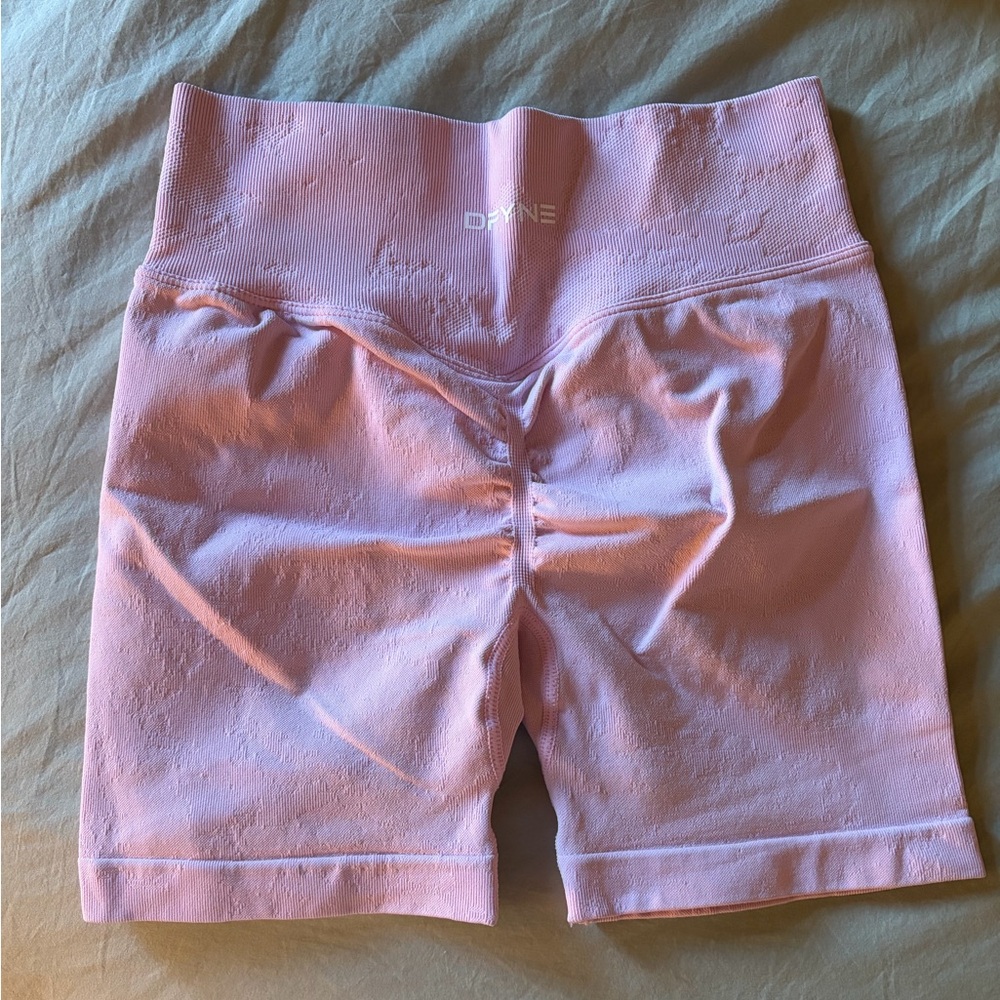 DFYNE Dynamic (Mist) High-Rise Shorts 4.5” — Light Rose Pink, Small